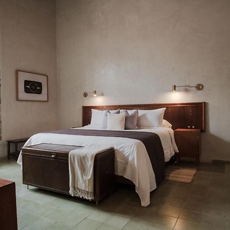 Hotel Hercules ケレタロ エクステリア 写真