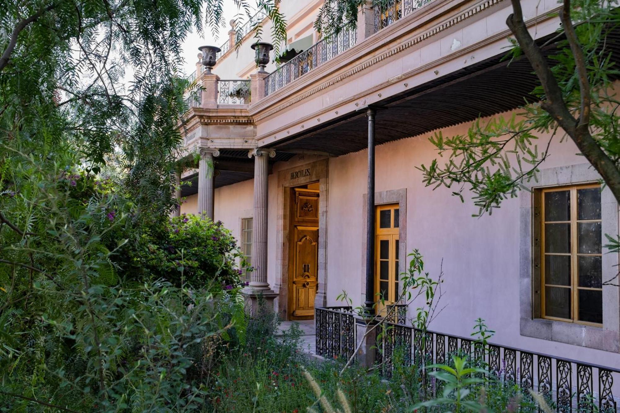 Hotel Hercules ケレタロ エクステリア 写真
