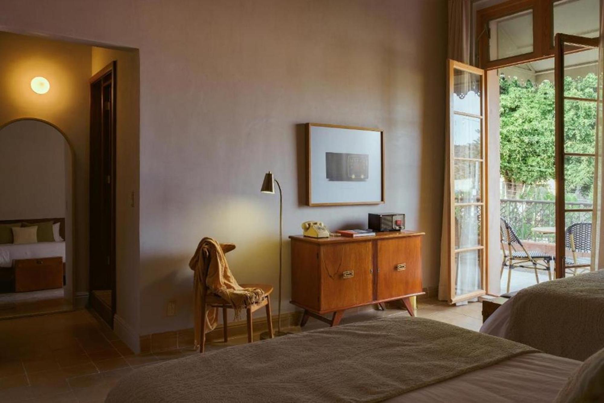Hotel Hercules ケレタロ エクステリア 写真