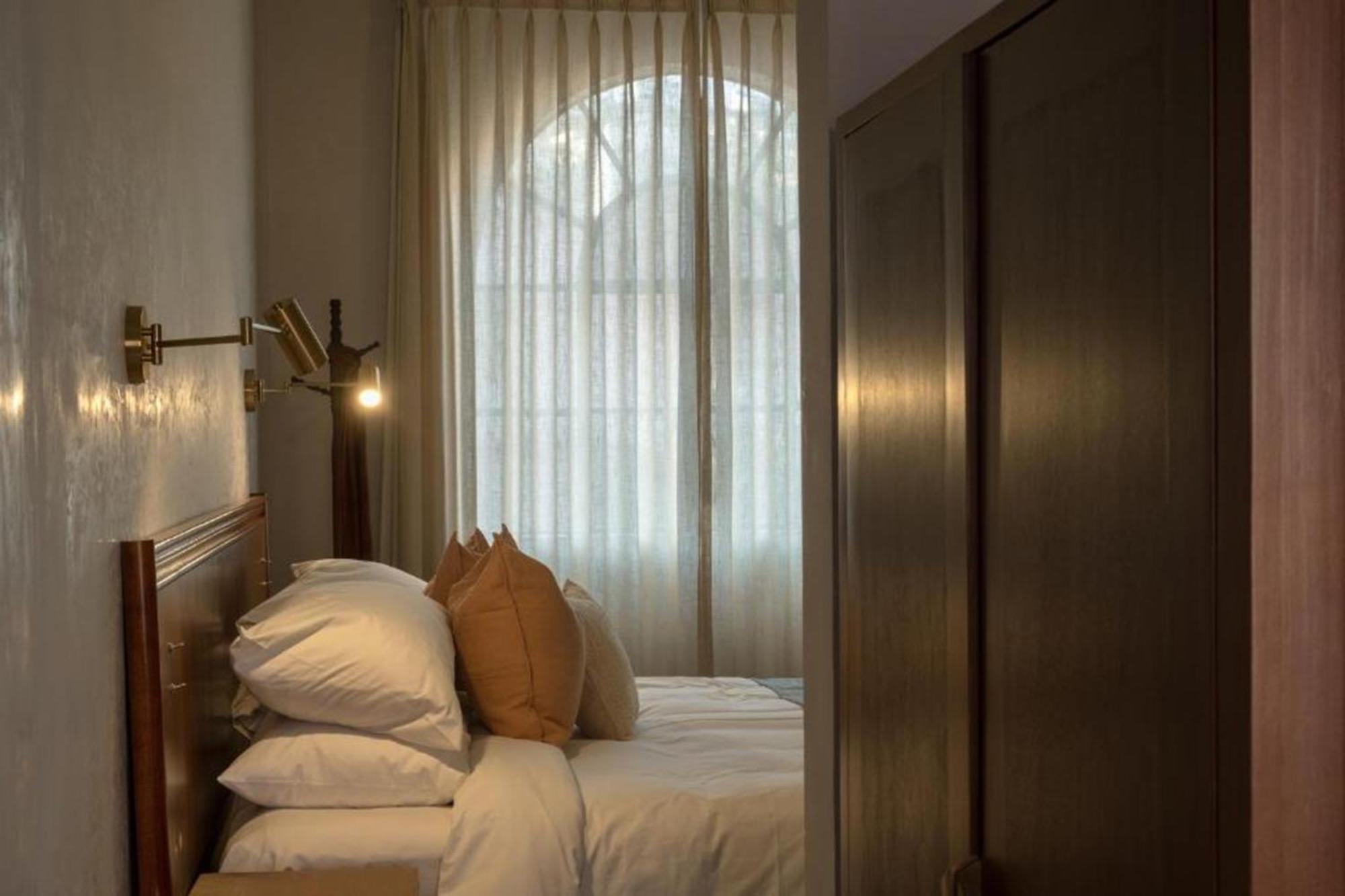 Hotel Hercules ケレタロ エクステリア 写真
