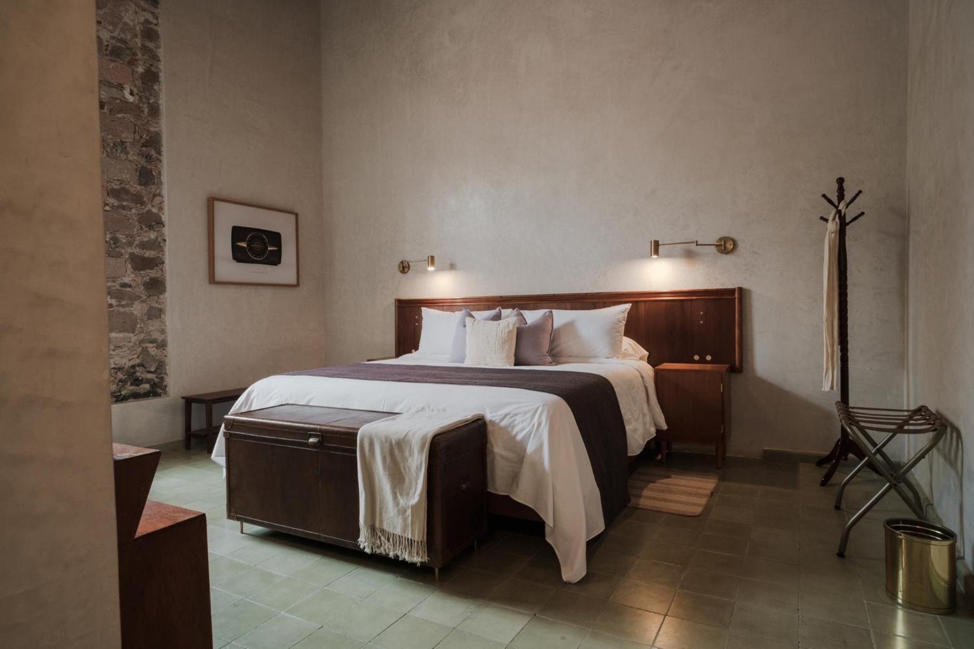 Hotel Hercules ケレタロ エクステリア 写真